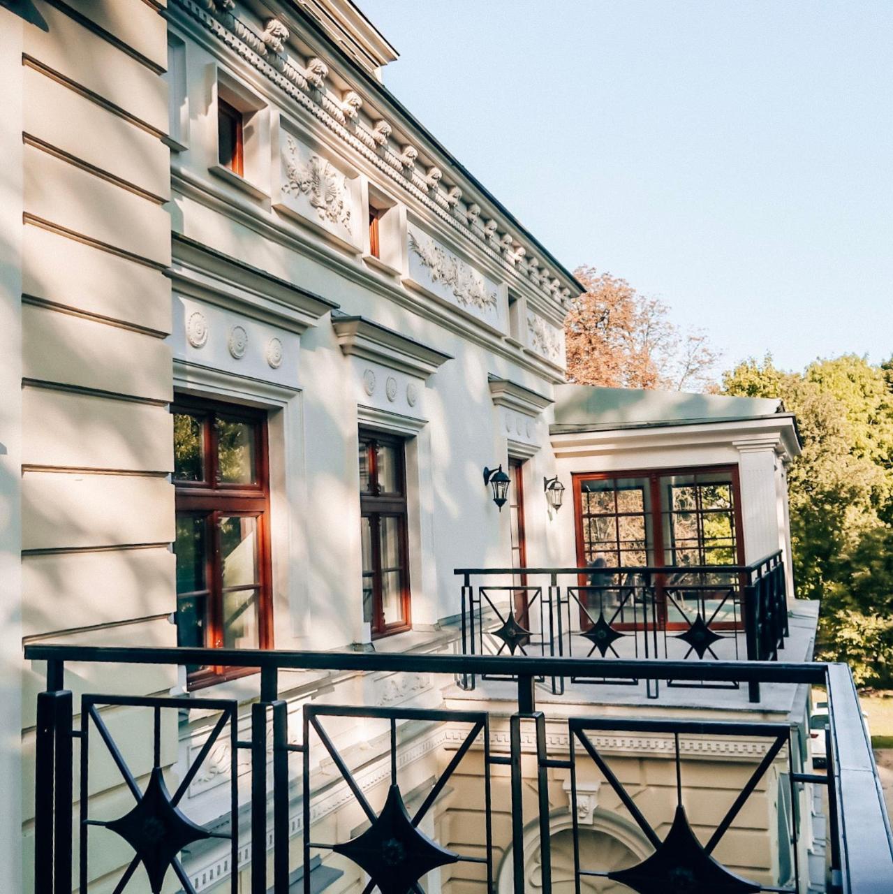 Palac Wierzbiczany Gniewkowo Exterior foto